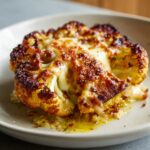 Pieczone steki z kalafiora z mozzarellą – idealne danie dla miłośników warzyw!